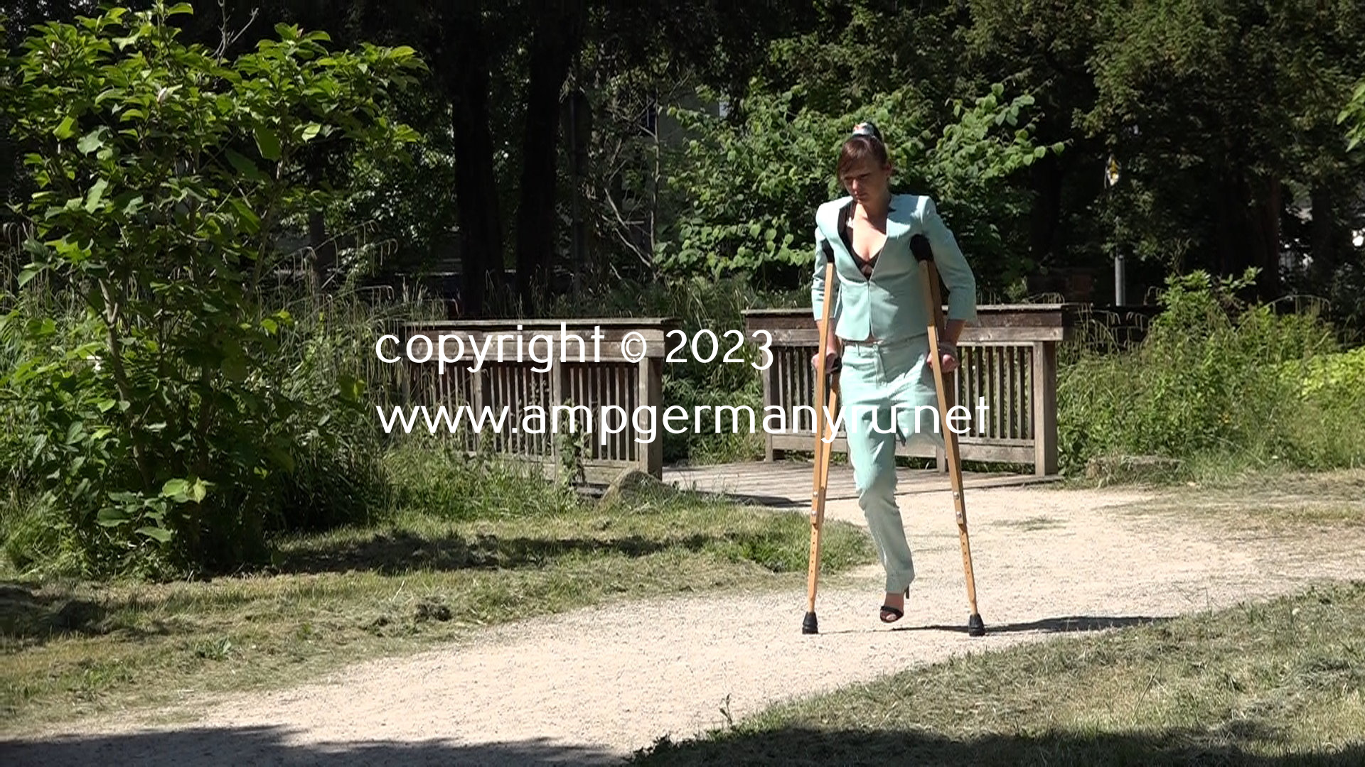 Bianca Crutching Clip